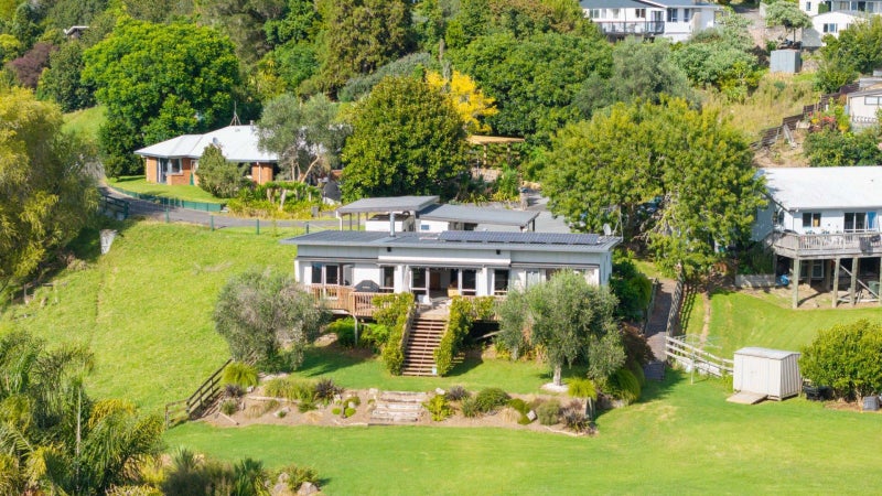 29 Dunrobbin Place, Gate Pa, Tauranga - Carousel 1