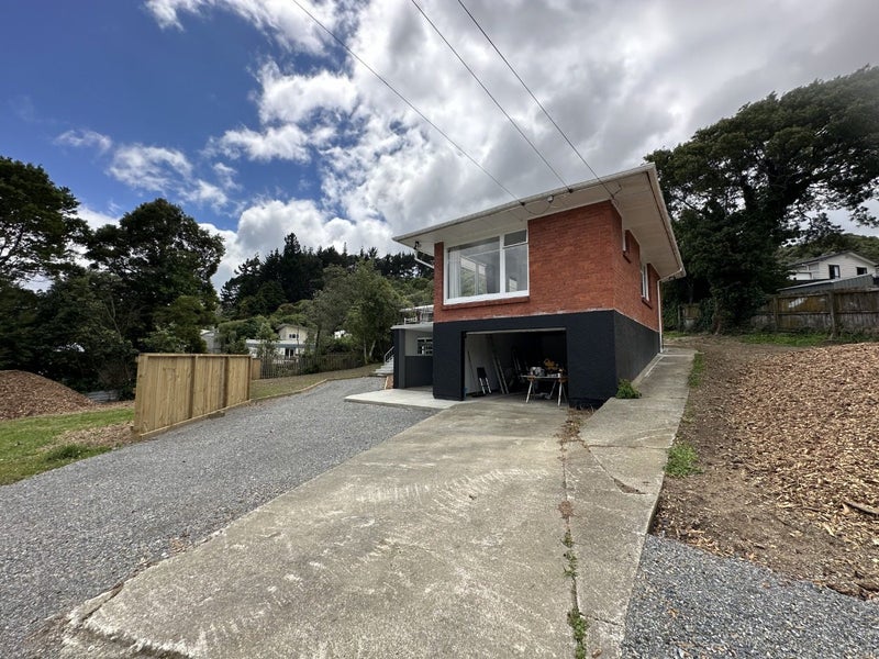 119 Stokes Valley Road, Stokes Valley, Lower Hutt - Carousel 2