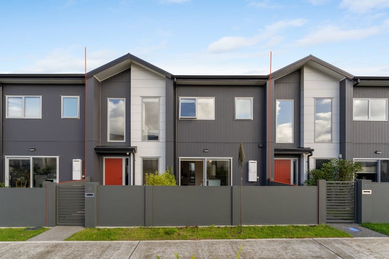 30 Bluff Road, Kenepuru, Porirua - Carousel 1