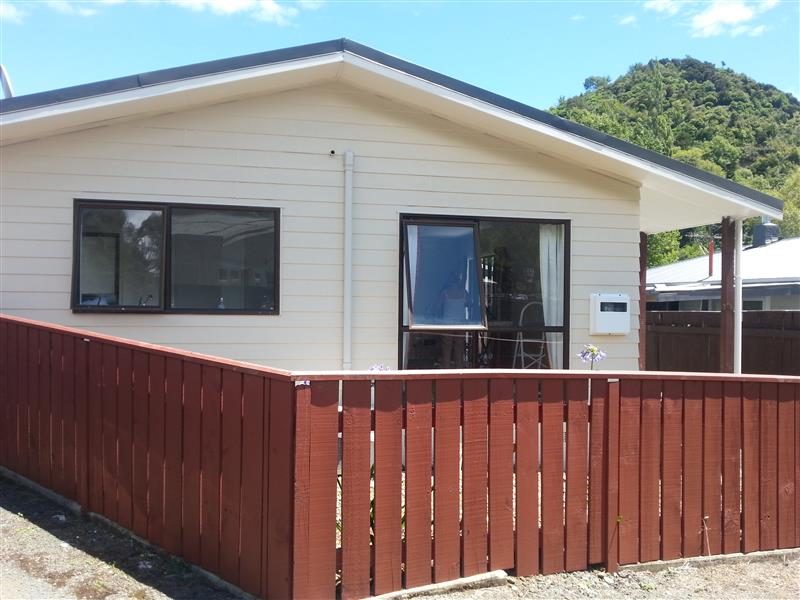 4B Hanby Park, Maitai, Nelson - Carousel 1