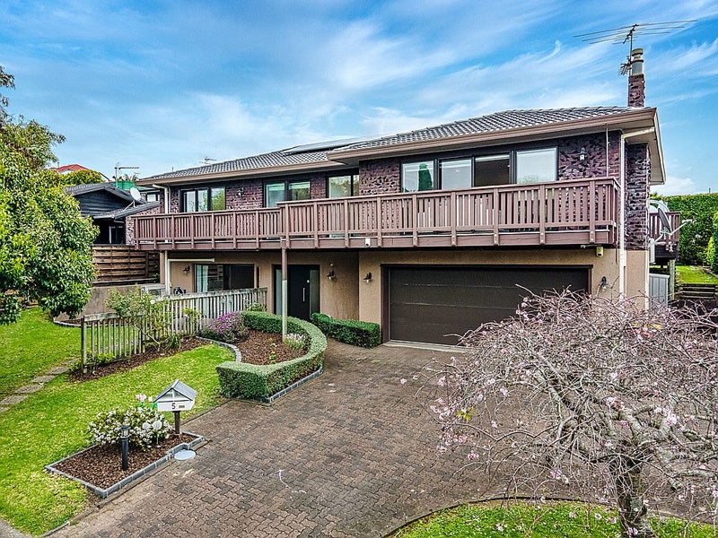 5 Aylmer Court, Eastern Beach, Auckland - Carousel 50