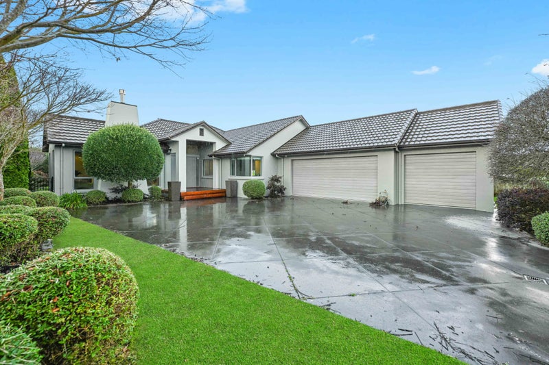 11 Bree Place, Flagstaff, Hamilton - Carousel 1