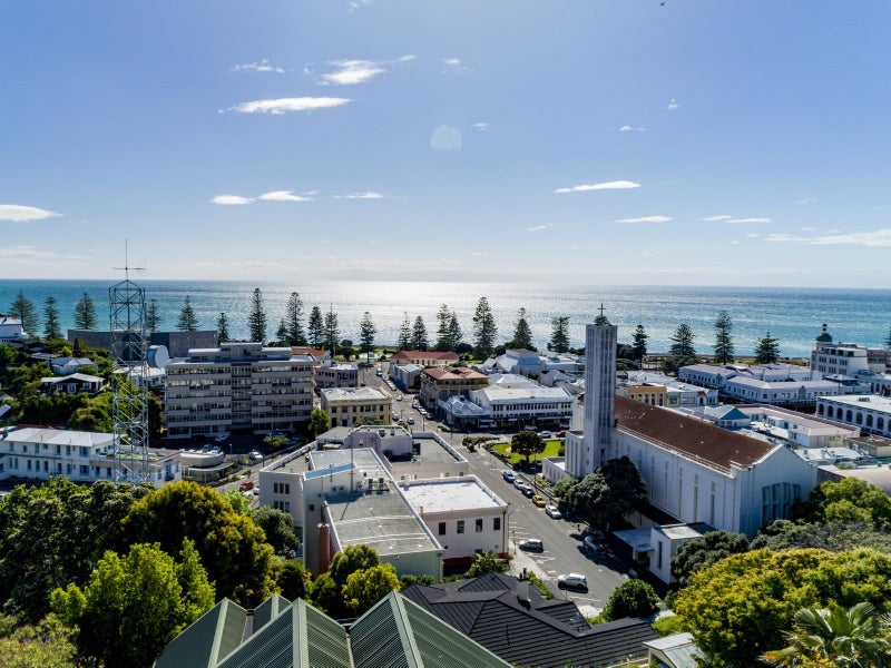 6 Madeira Road, Bluff Hill, Napier - Carousel 1