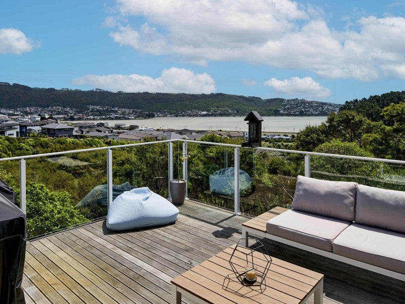 8 Frances Brown Avenue, Aotea, Porirua - Carousel 2