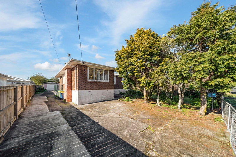 3 Cobham Crescent, Kelston, Auckland - Carousel 2