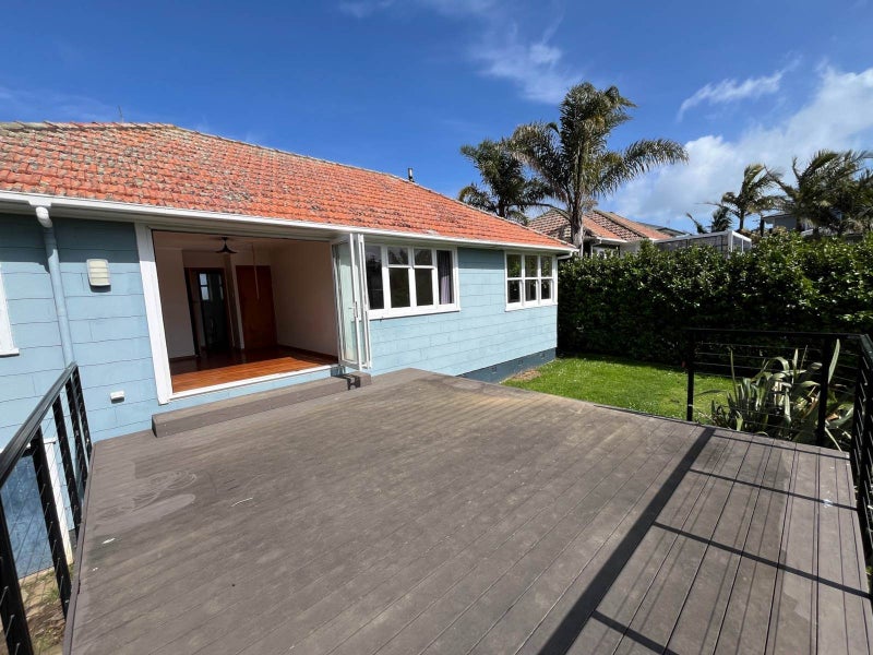 6 Fernwood Place, Wai o Taiki Bay, Auckland - Carousel 2