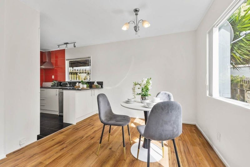 2/39 Bayview Road, Bayview, Auckland - Carousel 2