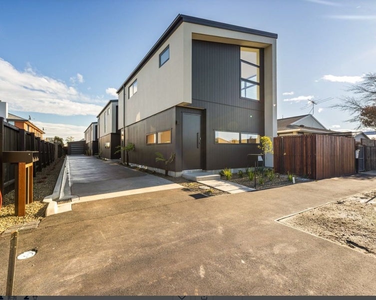 49 Geraldine Street, Edgeware, Christchurch - Carousel 1