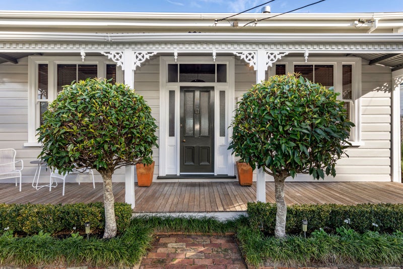 60 Burnley Terrace, Sandringham, Auckland - Carousel 1