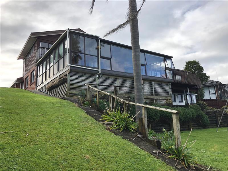 10 Gigi Place, Conifer Grove, Takanini - Carousel 1