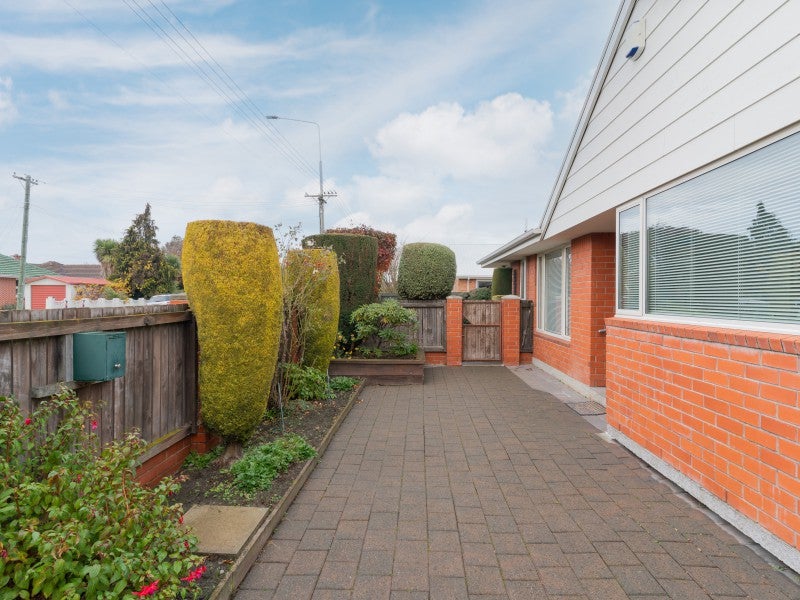 141 Avonhead Road, Avonhead, Christchurch - Carousel 20