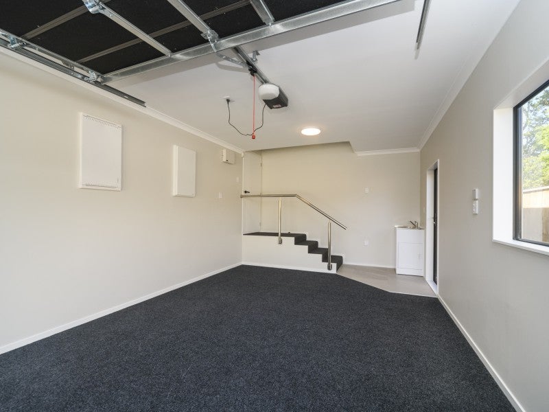 8A Stirling Crescent, Hokowhitu, Palmerston North - Carousel 15