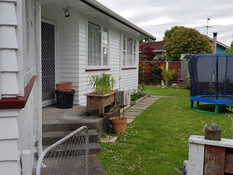 3 Sequoia Place, Maoribank, Upper Hutt - Carousel 15