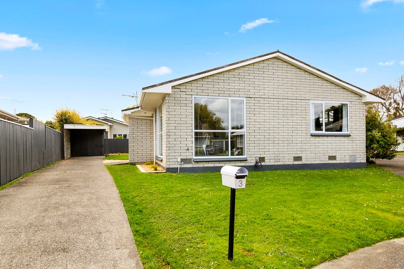 1/3 Amberley Grove, Hutt Central, Lower Hutt - Carousel 1