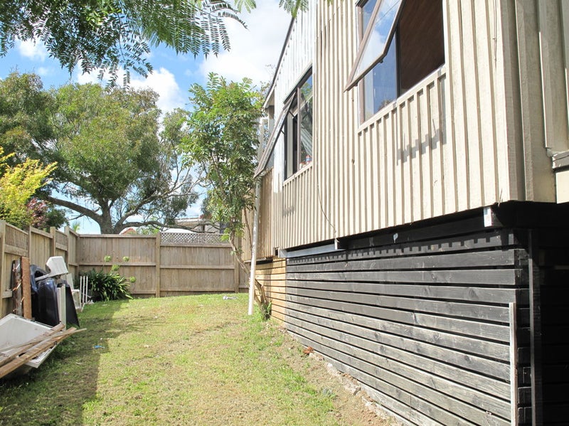 2/40 Hollyford Drive, Clover Park, Auckland - Carousel 9