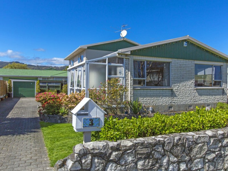 3 Airdrie Avenue, Epuni, Lower Hutt - Carousel 1