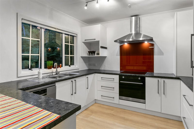 45 Waipuia Place, Greenhithe, Auckland - Carousel 7