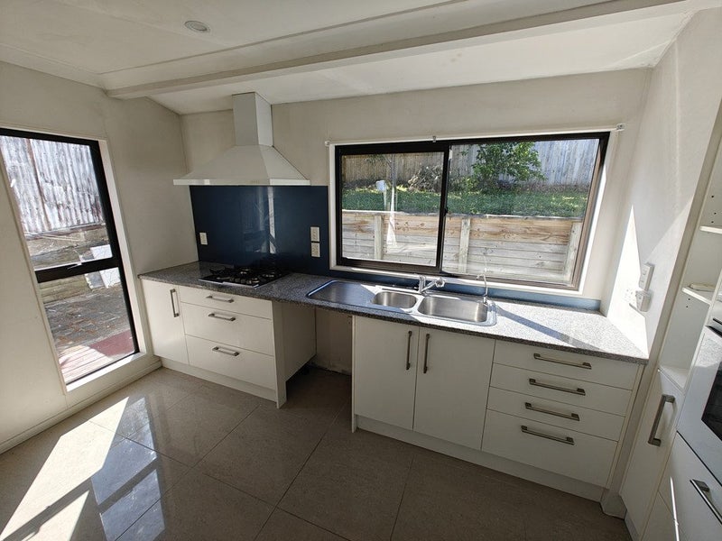 9 Huia Avenue, Forest Lake, Hamilton - Carousel 2