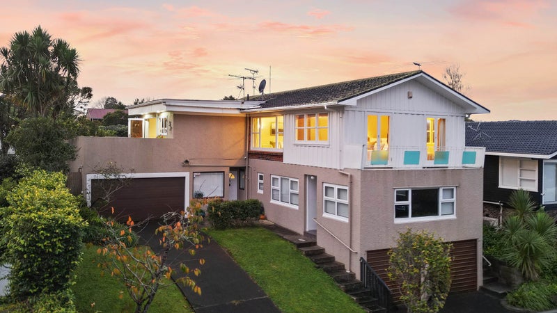 4A Kempthorne Crescent, Mission Bay, Auckland - Carousel 1