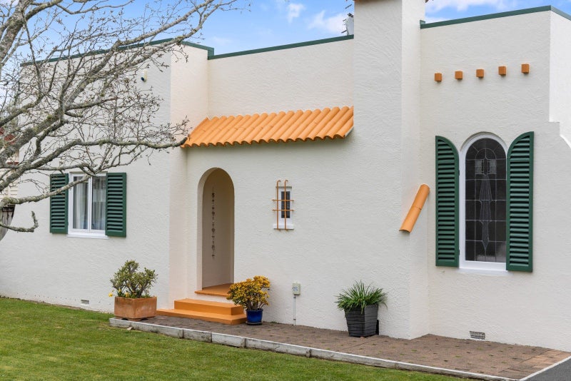 15 Bell Street, Hamilton East, Hamilton - Carousel 17