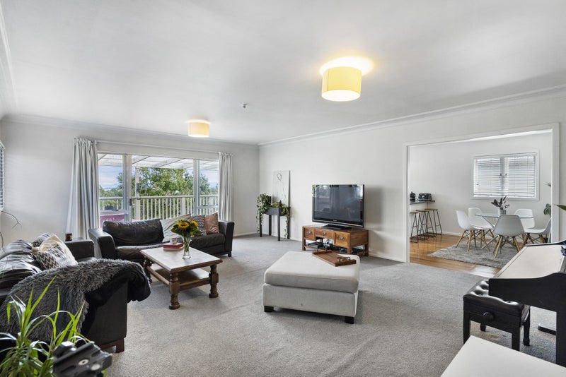 45 Beach Haven Road, Beach Haven, Auckland - Carousel 2