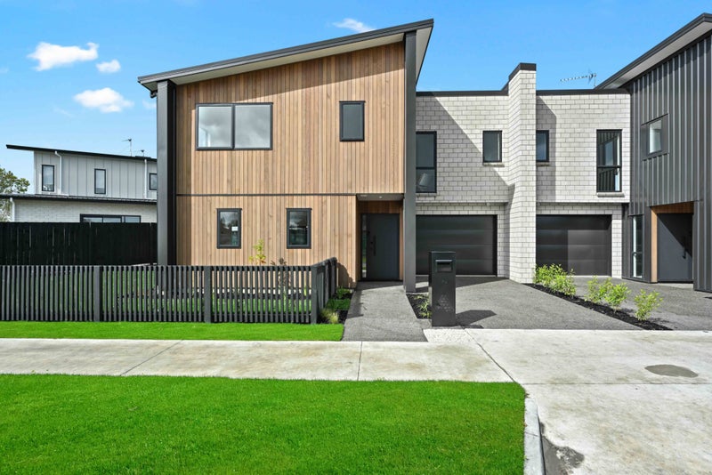 74 Maanihi Drive, Rototuna North, Hamilton - Carousel 1