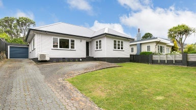 27 Lyndfield Lane, Newlands, Wellington - Carousel 1