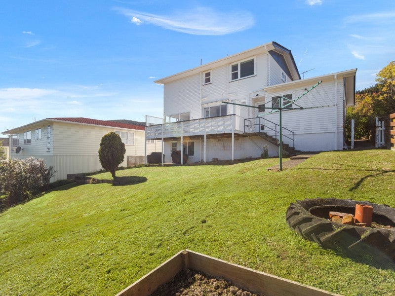 12 Lupin Terrace, Tawa, Wellington - Carousel 14