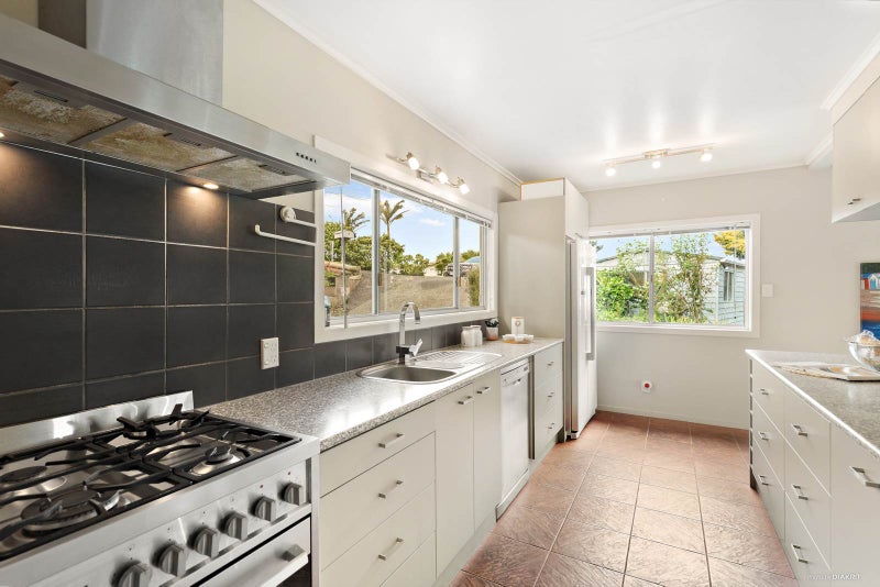 134 Carlisle Road, Northcross, Auckland - Carousel 2