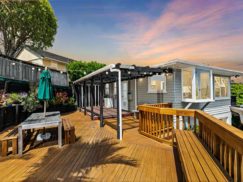 81 Rangeview Road, Sunnyvale, Auckland - Carousel 2