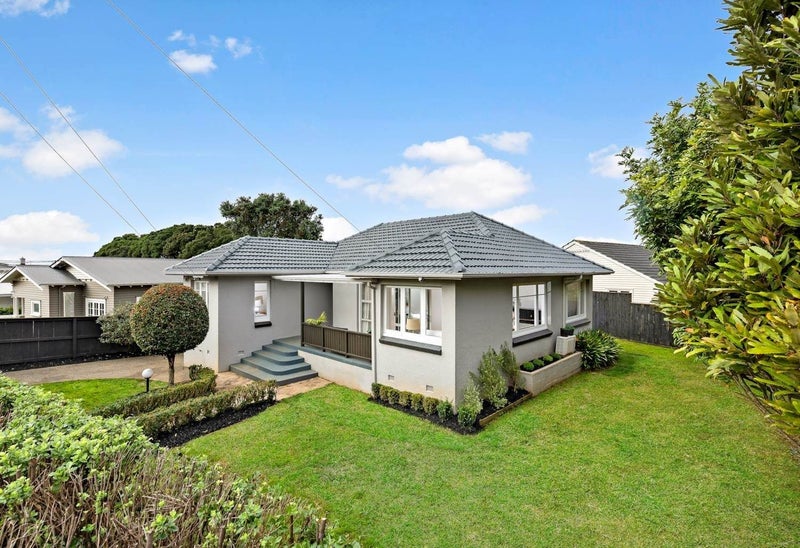 1 Oranga Avenue, Onehunga, Auckland - Carousel 1