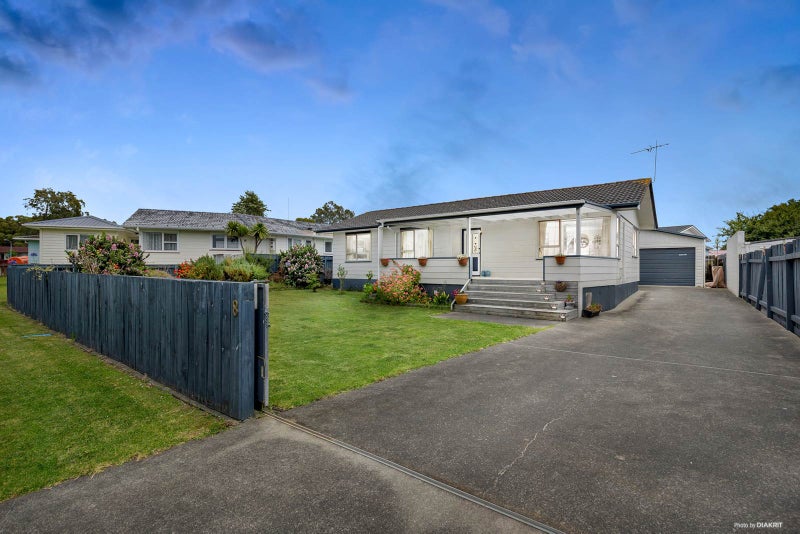 8 Ulay Place, Clover Park, Auckland - Carousel 2