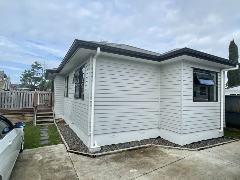 16 Challinor Street, Pakuranga, Auckland - Carousel 1