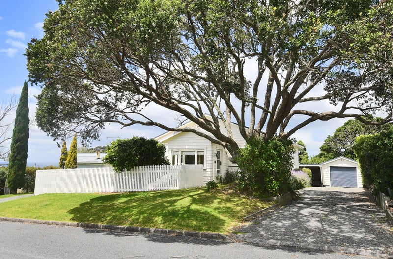 38 Cumberland Street, Leigh, Leigh - Carousel 1