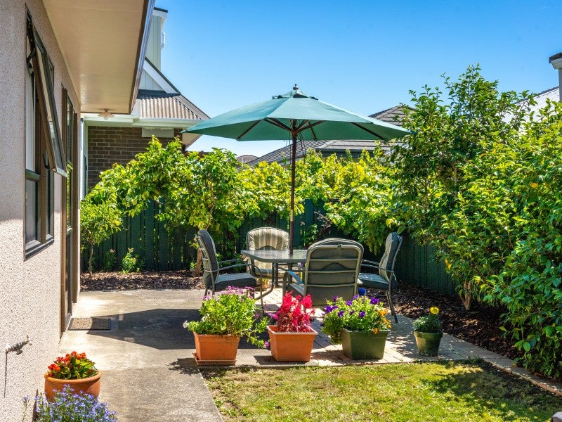 2/47 Cambria Street, The Wood, Nelson - Carousel 1