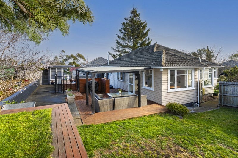 14 Trina Place, Shirley, Christchurch - Carousel 1