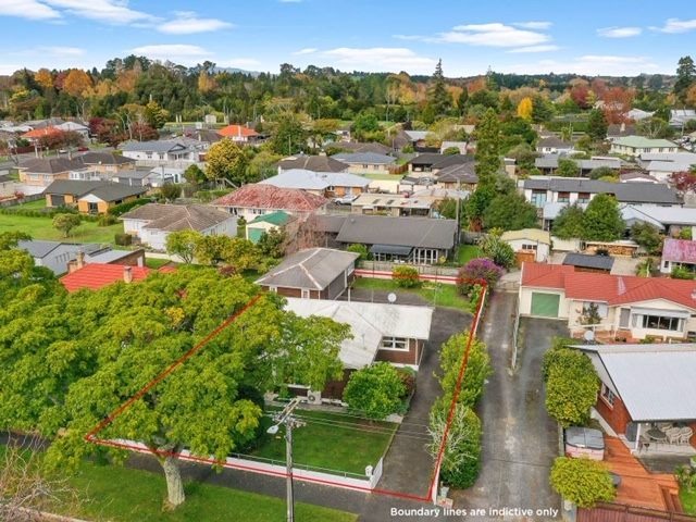 84 Brookfield Street, Hamilton East, Hamilton - Carousel 19