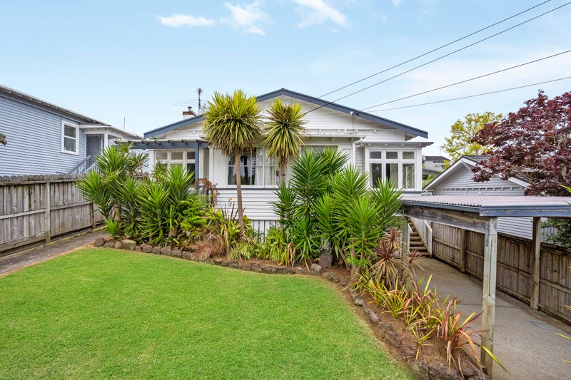 11 Epworth Avenue, Royal Oak, Auckland - Carousel 1
