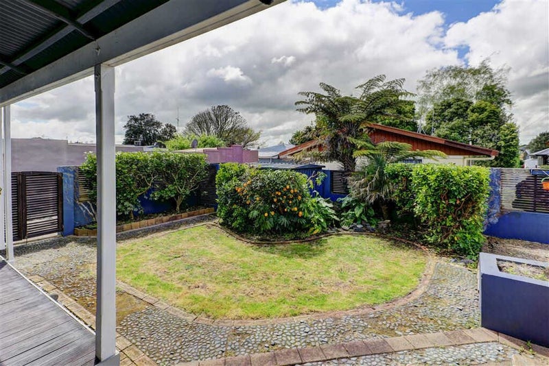 116 Galloway Street, Hamilton East, Hamilton - Carousel 15