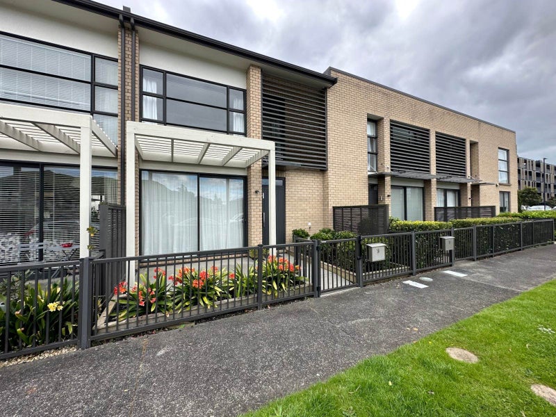 5B Guyon Street, Stonefields, Auckland - Carousel 1