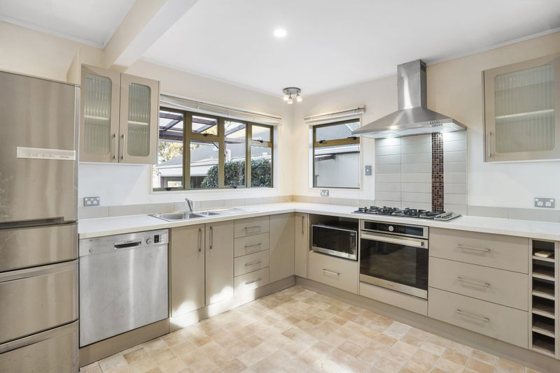 4A Potiki Place, Glen Innes, Auckland - Carousel 1