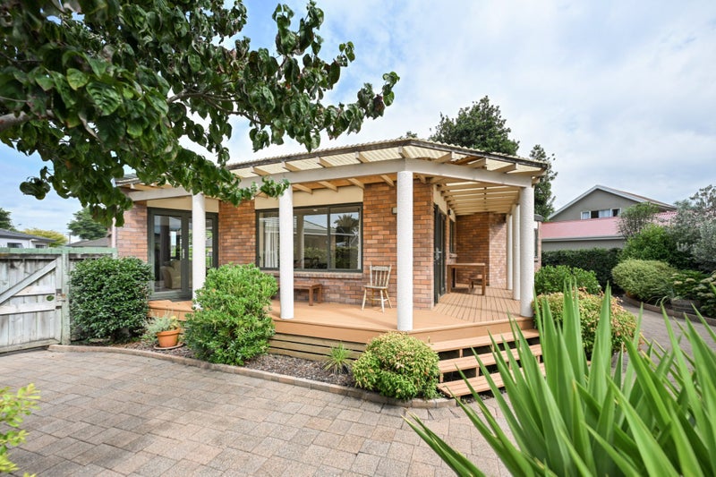 4 Akona Lane, Hamilton East, Hamilton - Carousel 2