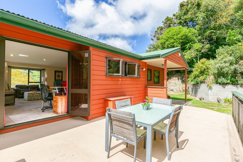 4 Dominion Park Street, Johnsonville, Wellington - Carousel 2