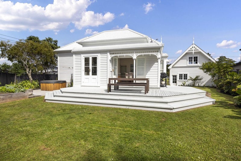 329 Mangorei Road, Merrilands, New Plymouth - Carousel 2