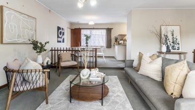 11 Frank Evans Place, Henderson, Auckland - Carousel 1