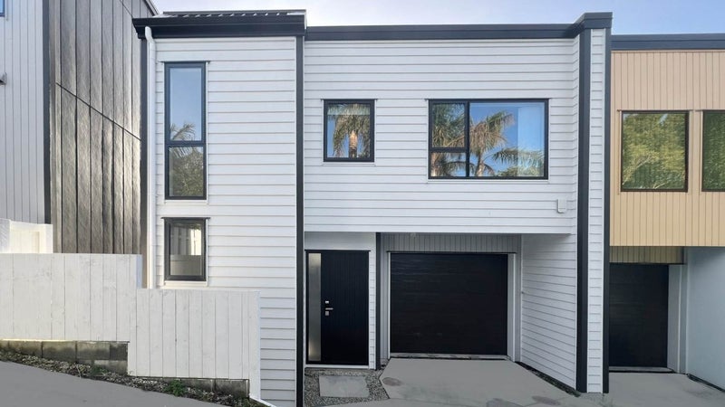 2B Robin Lane, Browns Bay, Auckland - Carousel 1