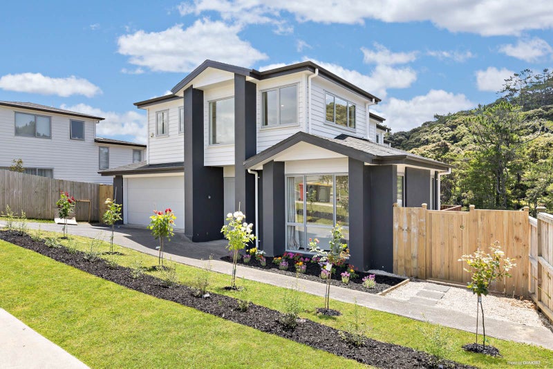 84 Admirals Court Drive, Greenhithe, Auckland - Carousel 1