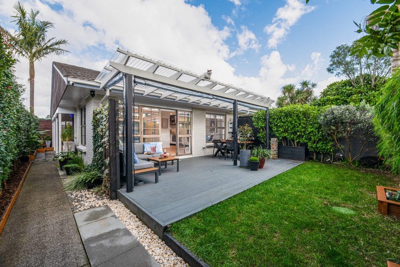 11/151 Selwyn Street, Onehunga, Auckland - Carousel 1