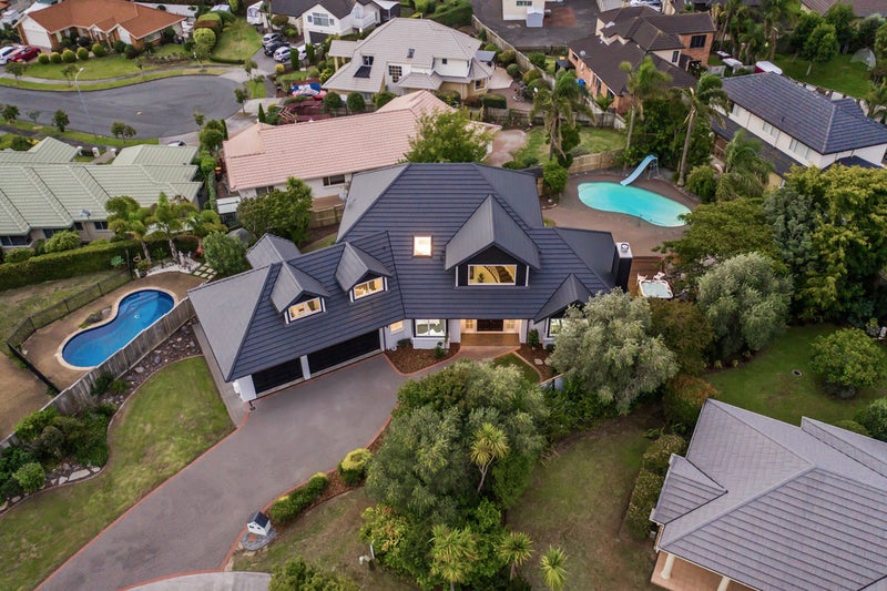 10 San Jose Rise, Shamrock Park, Auckland - Carousel 1