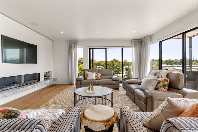 2 Ronaki Road, Mission Bay, Auckland - Carousel 1